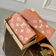 LV Purse